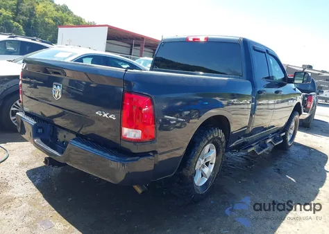 2018 Ram 1500 Express 4X4 6'4 Box из США, поврежденный, VIN 1C6RR7FT6JS256826